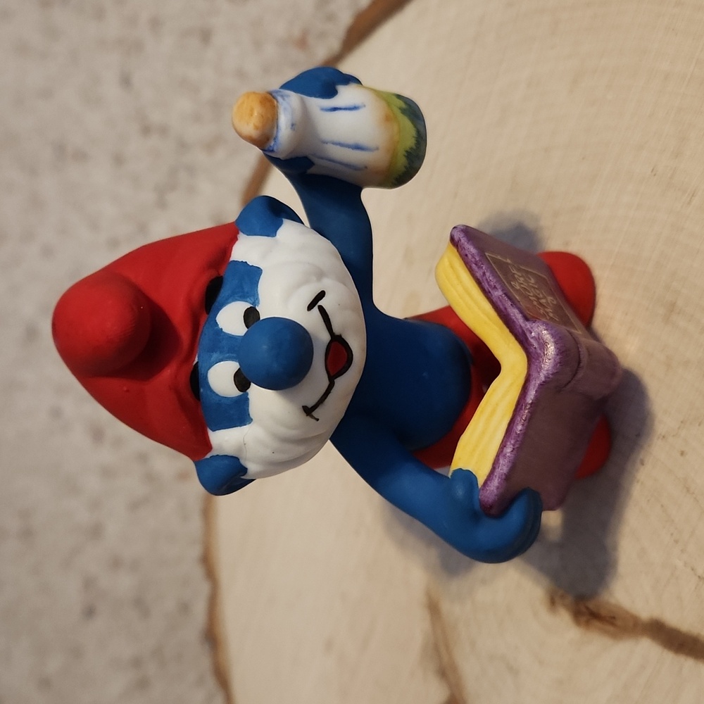 Wallace & Berrie Porcelain Papa Smurf with Purple Book Figurine 1982